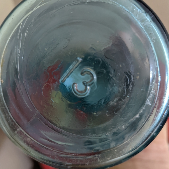 2 vintage Mason jars with lids one lucky 13 & # 8 - Picture 3 of 4